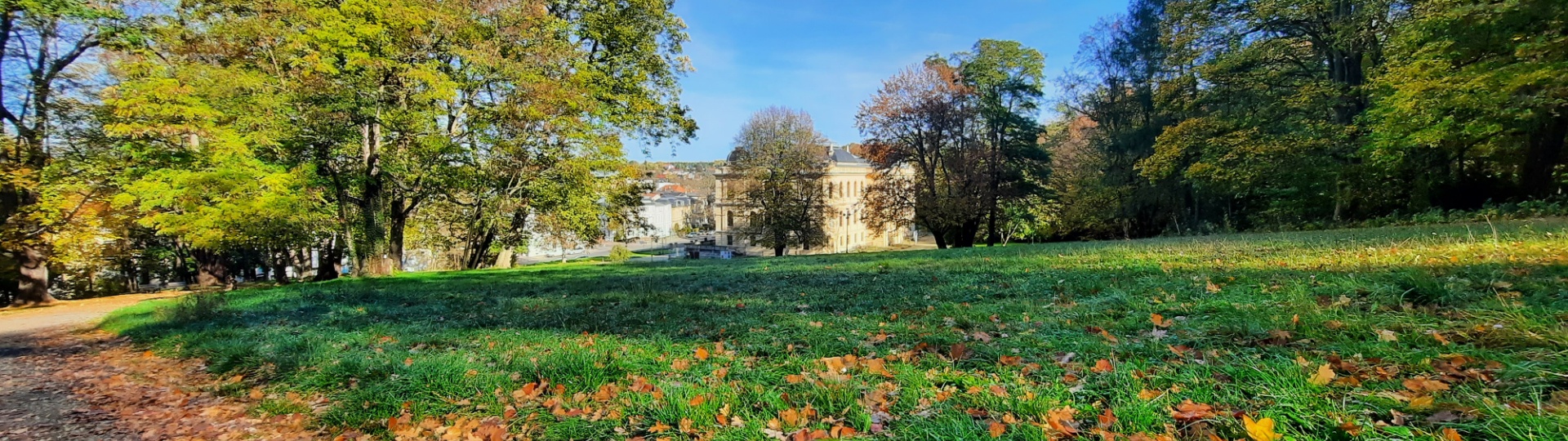 Altenburger Schlosspark mit Blick auf das Lindenau-Museum