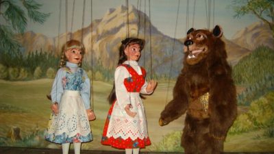 Schneeweißchen und Rosenrot