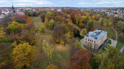 Das Lindenau Museum am Fuße des Schlossberges