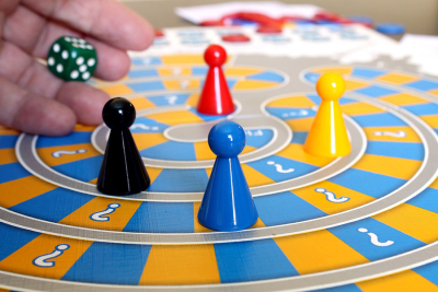 Brettspiel mit Spielfiguren