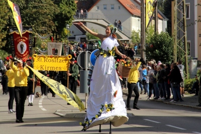Großer Kirmesfestumzug in Rositz
