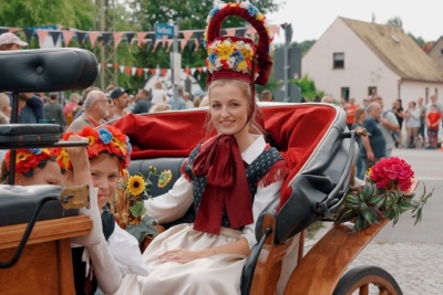 Rositzer Kirmeskönigin zum Umzug