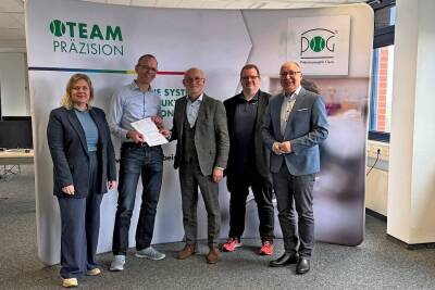 Scheckübergabe von rund 200.000 Euro im Rahmen von UNTERNEHMEN REVIER