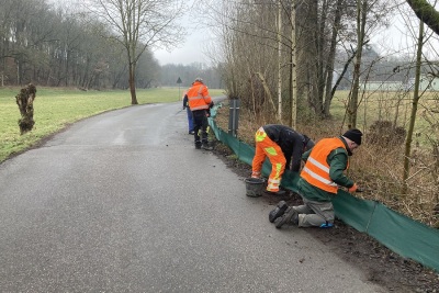 Aufbau der mobilen Leiteinrichtungen für Amphibien.