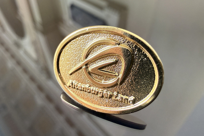 Goldene Ehrennadel