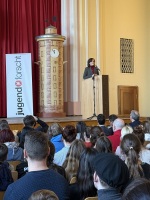 Die Ehrungsveranstaltung fand im Beisein von Vertretern aus Politik und Wirtschaft statt. Zur Preisverleihung sprachen unter anderem die Bundestagsabgeordnete Elisabeth Kaiser, ...